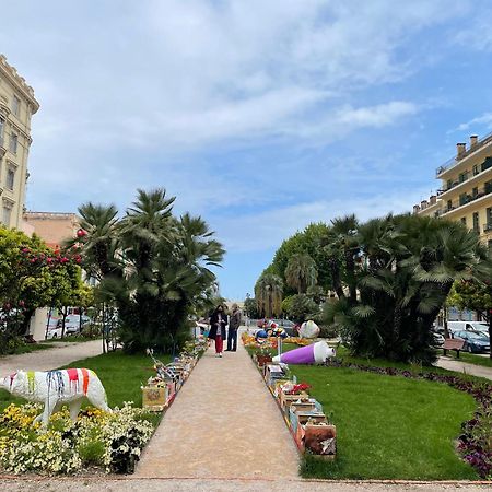 Menton Centre Vue Imprenable Sur Mer Et Jardin Bioves Esterno foto